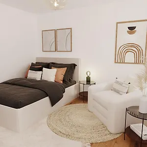 Cozy At Bergmannkiez Apartment